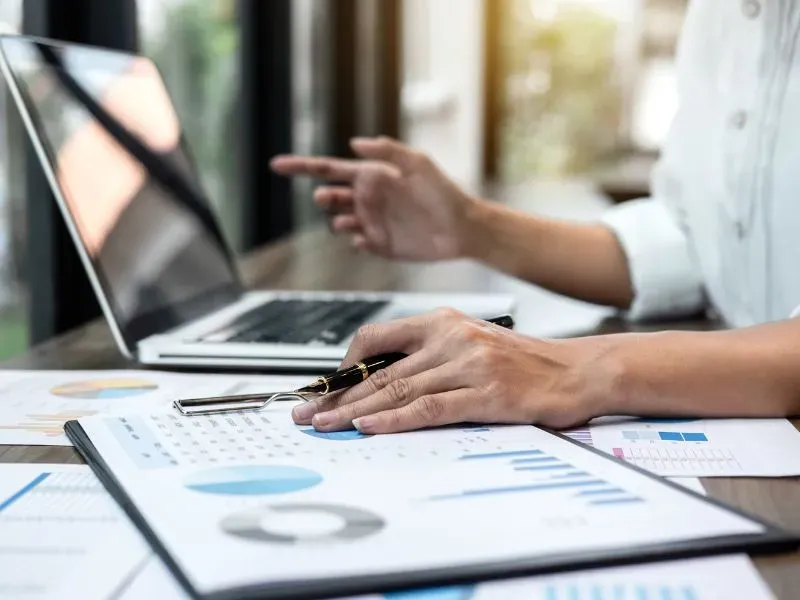 audytor w procesie csrd.